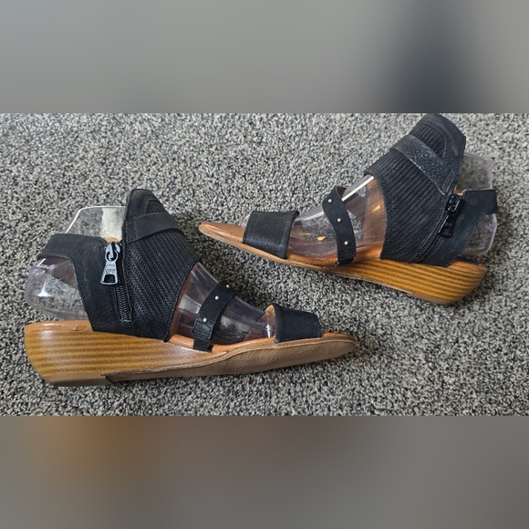 Miz Mooz Black Leather Farley Buckle Demi Wedge Sandal Womens Size 38 (US 7.5-8) - Picture 7 of 12